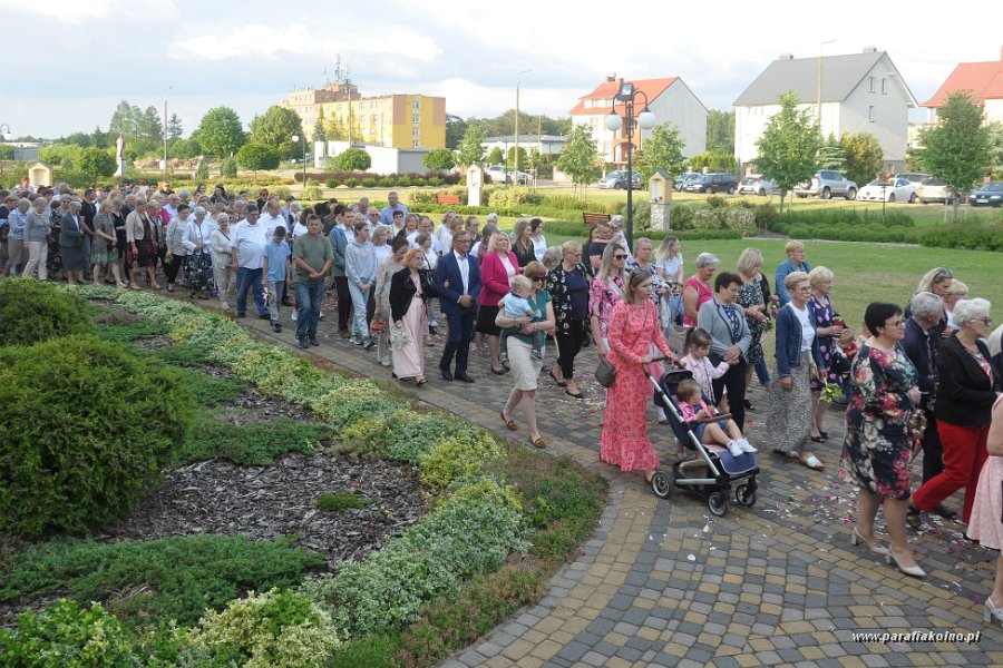 60 Procesja eucharystyczna.jpg